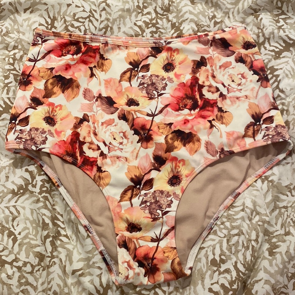 Kortni Jeane bottoms